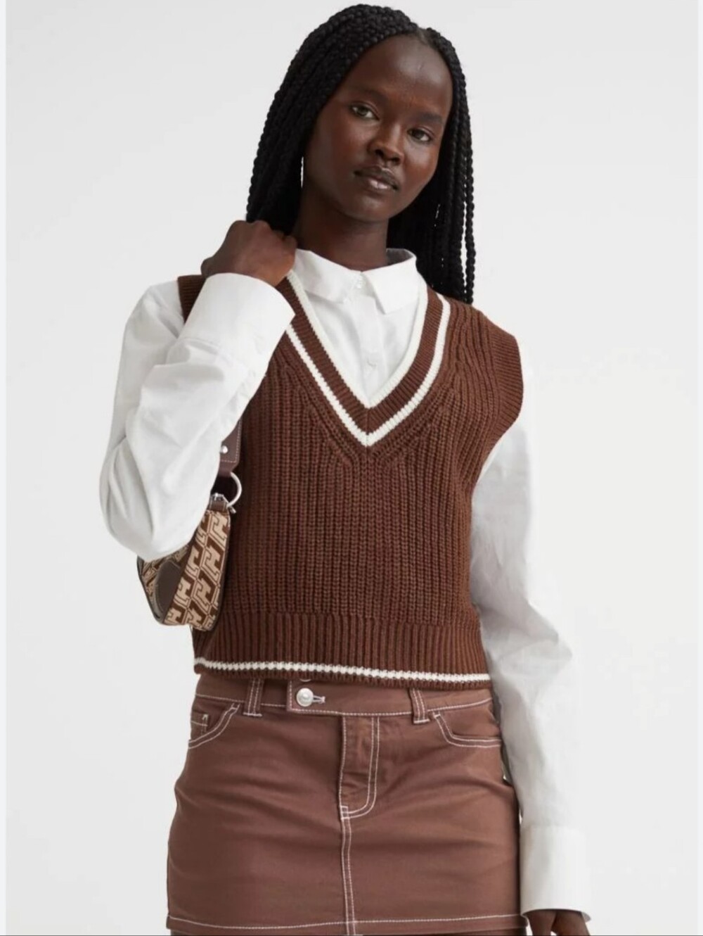 💜2 for $10💜 Bundle and save Brown Sleeveless Knit Vest with White Trim